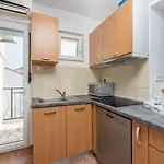 아파트 Modernes Nur 300 Meter Zum Mit Meerblick, Pool, Grill - Hundefreundlich