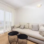 아파트 Modernes Nur 300 Meter Zum Mit Meerblick, Pool, Grill - Hundefreundlich