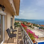 Modernes Nur 300 Meter Zum Mit Meerblick, Pool, Grill - Hundefreundlich 아파트 노비비노돌스키