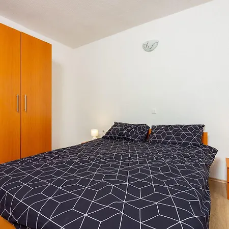 Modernes Nur 300 Meter Zum Mit Meerblick, Pool, Grill - Hundefreundlich Нови-Винодолски