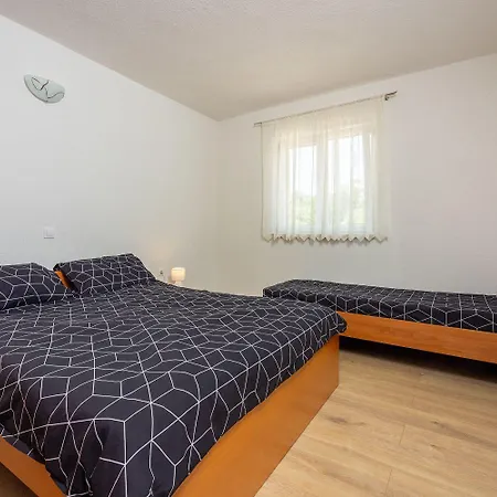 Modernes Nur 300 Meter Zum Mit Meerblick, Pool, Grill - Hundefreundlich Lejlighed Novi Vinodolski