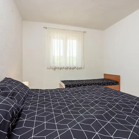 Modernes Nur 300 Meter Zum Mit Meerblick, Pool, Grill - Hundefreundlich * Novi Vinodolski