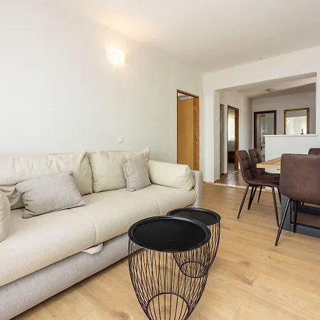 Modernes Nur 300 Meter Zum Mit Meerblick, Pool, Grill - Hundefreundlich *