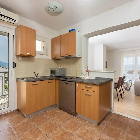 Modernes Nur 300 Meter Zum Mit Meerblick, Pool, Grill - Hundefreundlich * Novi Vinodolski