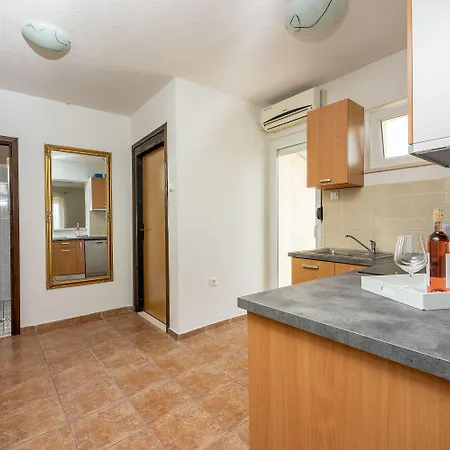 Modernes Nur 300 Meter Zum Mit Meerblick, Pool, Grill - Hundefreundlich * Novi Vinodolski