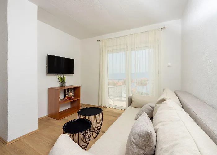 Modernes Nur 300 Meter Zum Mit Meerblick, Pool, Grill - Hundefreundlich Apartmán