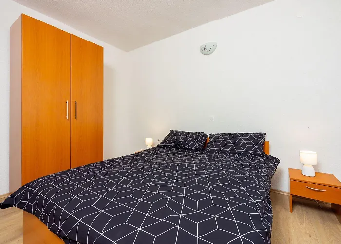 Modernes Nur 300 Meter Zum Mit Meerblick, Pool, Grill - Hundefreundlich Novi Vinodolski