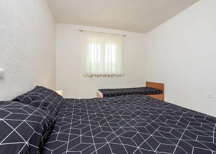 Modernes Nur 300 Meter Zum Mit Meerblick, Pool, Grill - Hundefreundlich * Novi Vinodolski