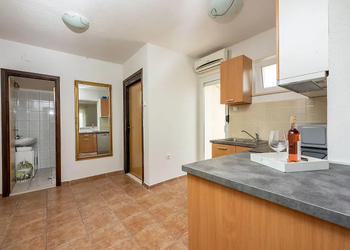 Modernes Nur 300 Meter Zum Mit Meerblick, Pool, Grill - Hundefreundlich * Novi Vinodolski