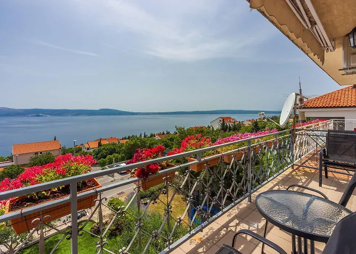 Modernes Nur 300 Meter Zum Mit Meerblick, Pool, Grill - Hundefreundlich Apartmán